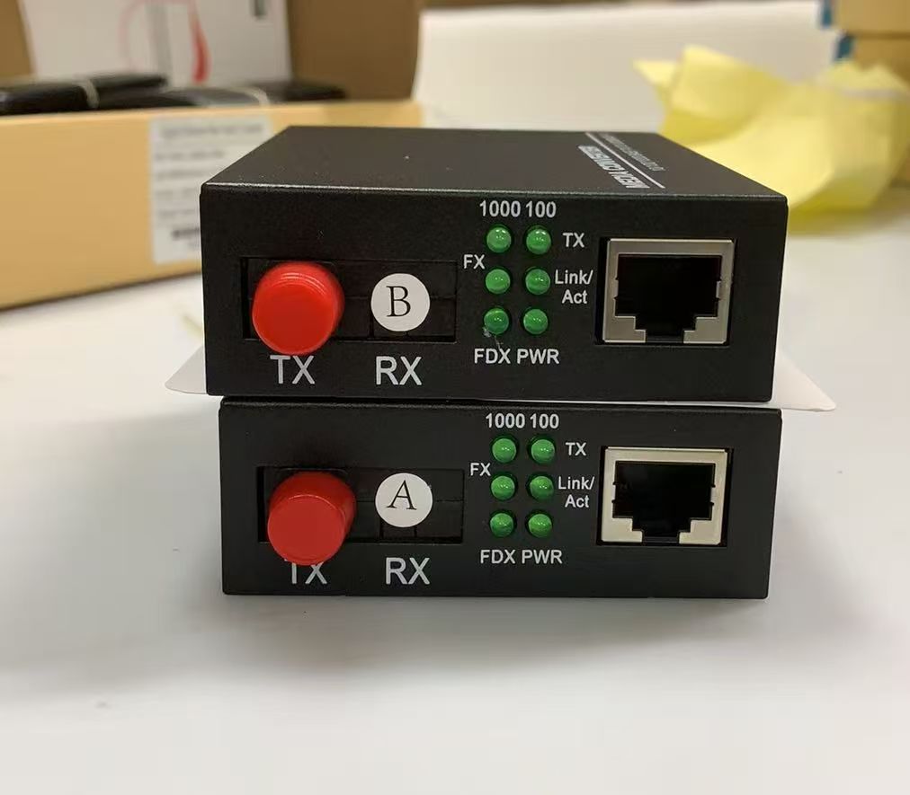 Gigabit Ethernet RJ45 Fiber Media Converters,FC/UPC A Pair of 10/100/1000M RJ45 to 1000M Bi-Directional Single-Mode Single Fiber up to 20Km